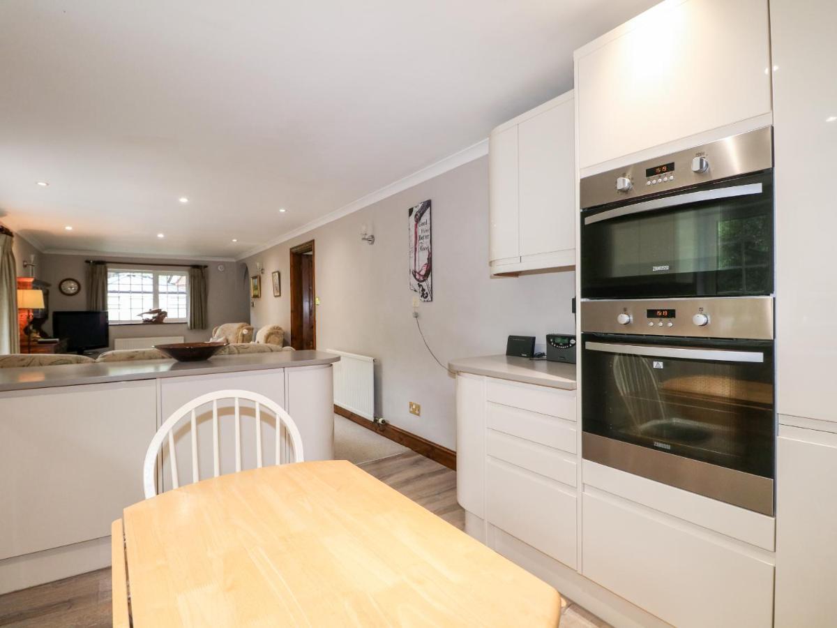 Miswells Cottages - Lake View Turners Hill Eksteriør billede